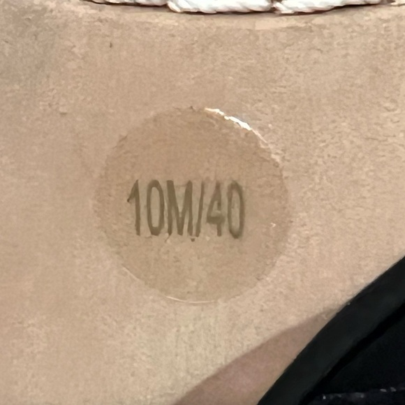 Vince Camuto Black Perforated Prasata Leather Ankle Booties Size 10 Women's - Picture 4 of 9